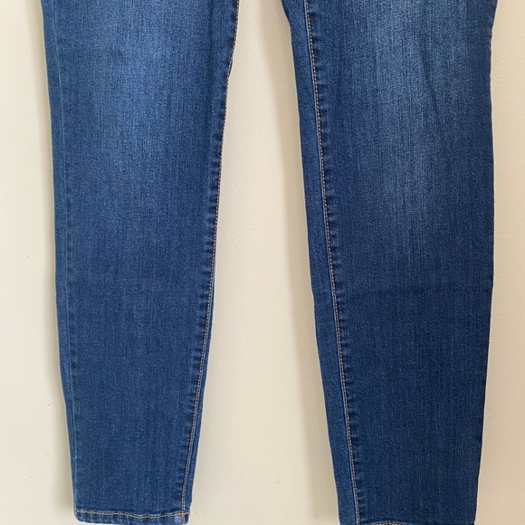 3/$10 🛒 Juniors skinny jeans. EUC - Picture 4 of 4
